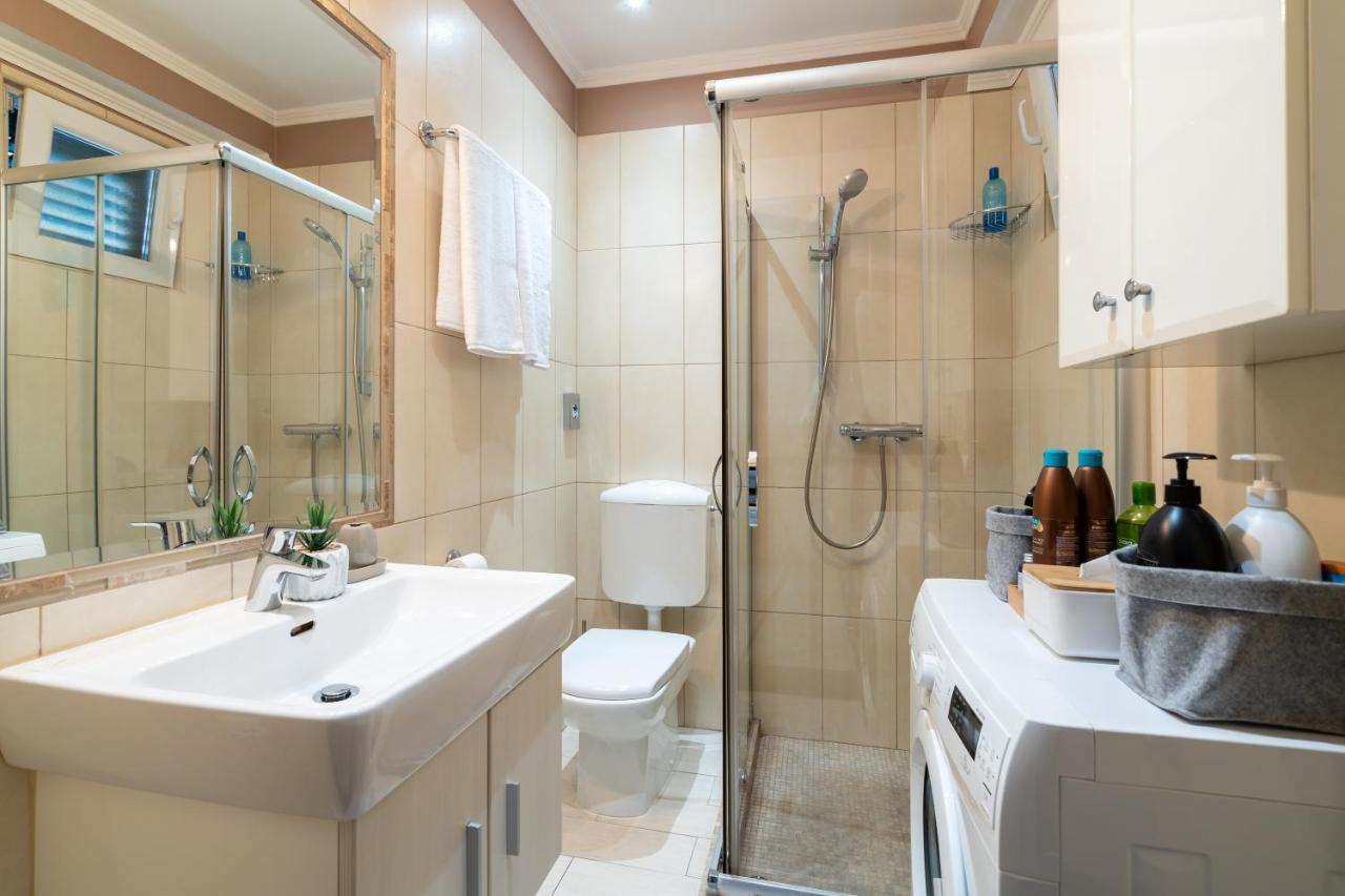 Studio Apartment La Luna Split Exterior foto